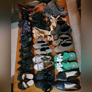 Lot of womans shoes; sizes 7-9, mostly 8